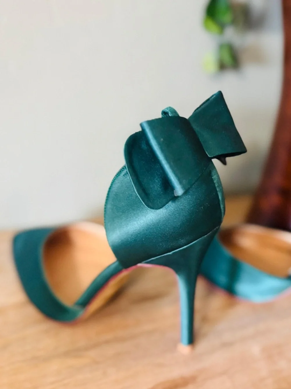 Emerald Green Satin Heels Bow Pointed Toe Stiletto Size 8